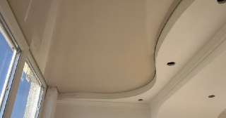 Натяжной потолок на балкон Добрянка, цена 6290 руб.